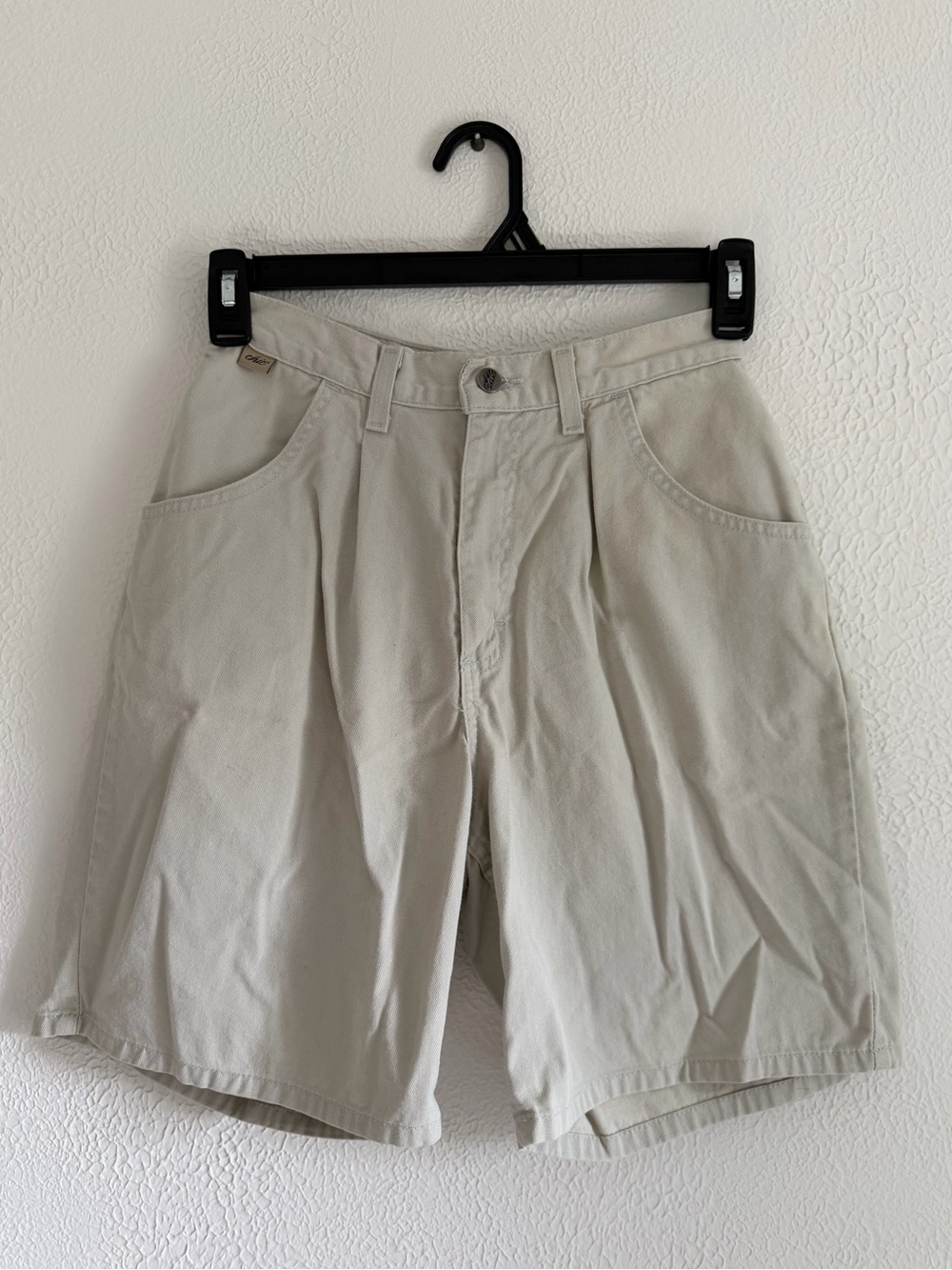 90’s Vintage Chic Pleated High Waisted Khaki Denim Mom Shorts